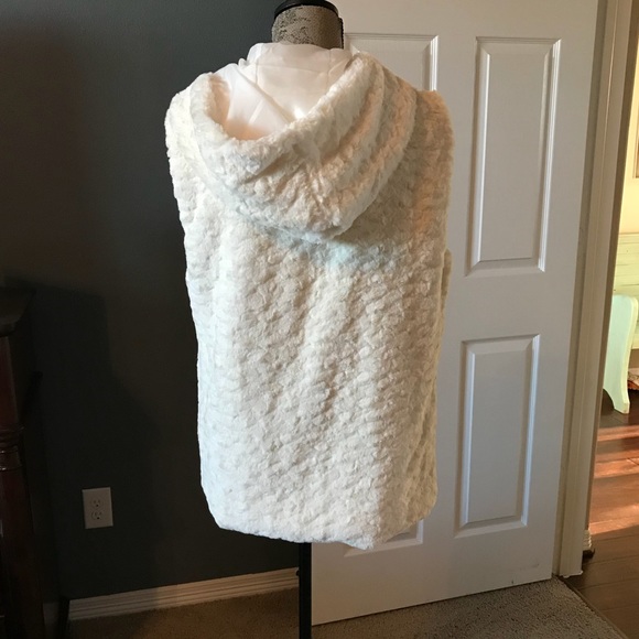 Special One Primium Faux Fur Vest - Picture 2 of 5